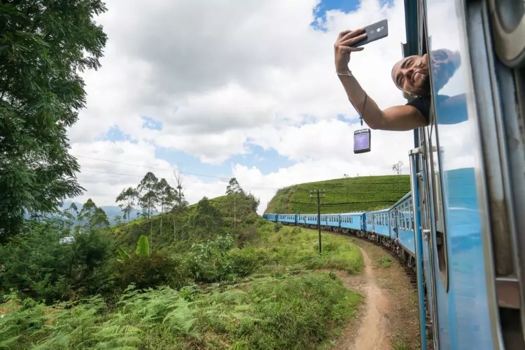 Travel Sri Lanka by Train