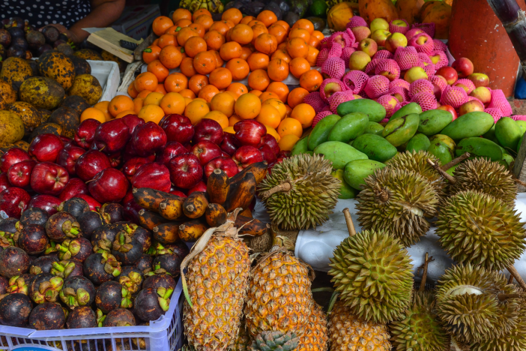 Diverse Fruits 